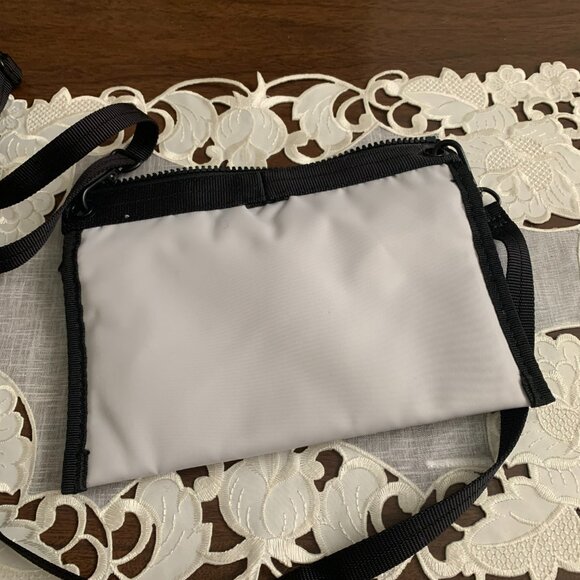 New Hedgren Crossbody/Waist Nylon Pouch - Picture 4 of 5